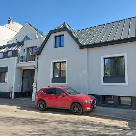 Mandarin Premium Apartments Târgu-Mureş Exteriör bild