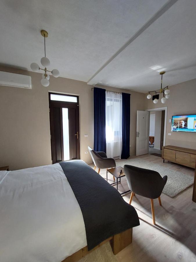 Mandarin Premium Apartments Târgu-Mureş Exteriör bild