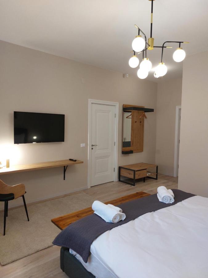 Mandarin Premium Apartments Târgu-Mureş Exteriör bild