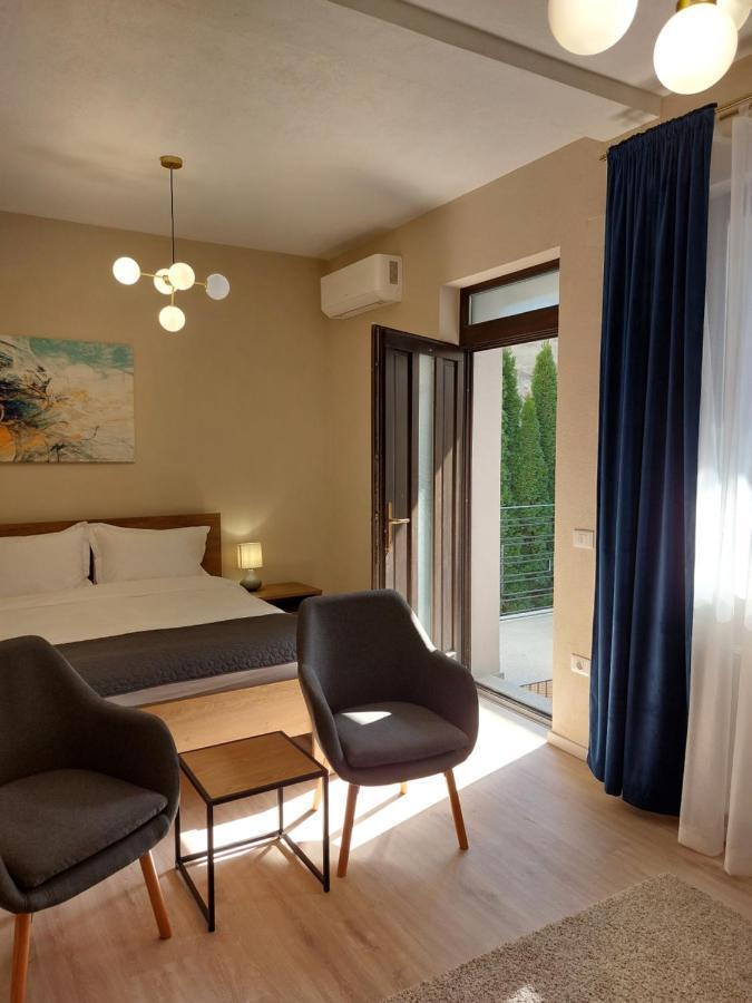 Mandarin Premium Apartments Târgu-Mureş Exteriör bild