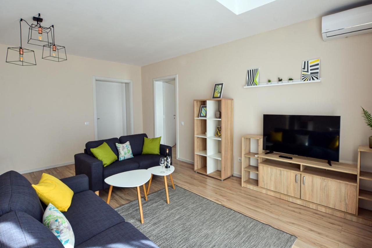 Mandarin Premium Apartments Târgu-Mureş Exteriör bild